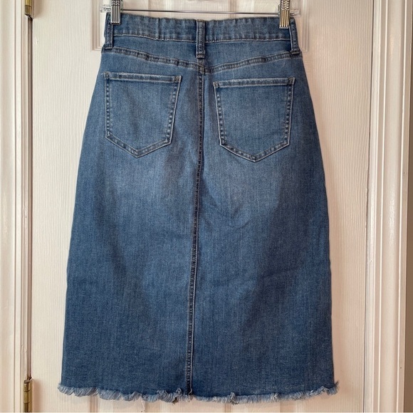 So Long Blue Denim Skirt Stretch Frayed Bottom Hem Light Distressing Size 5/27W - Picture 11 of 16